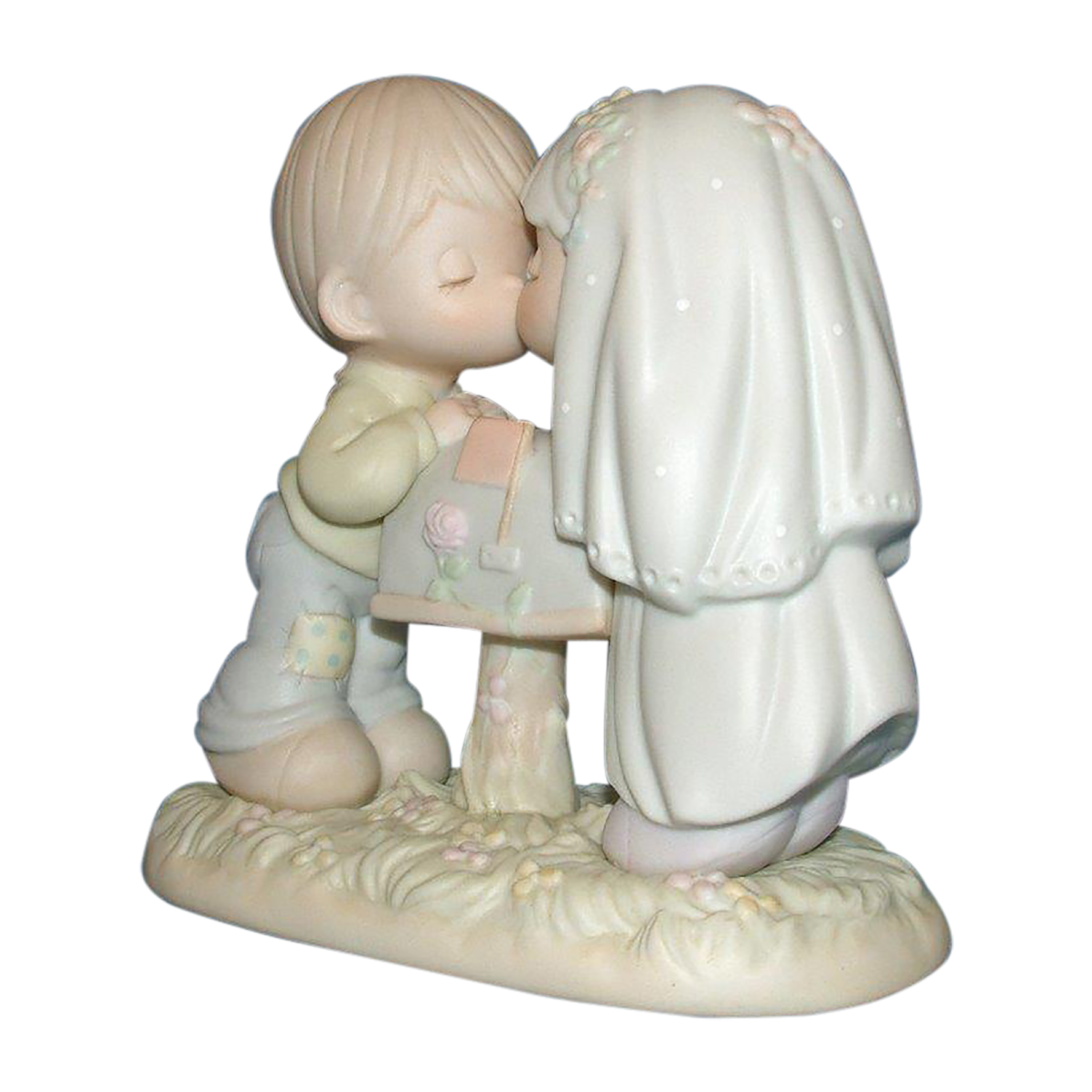 Precious Moments Figurine 524441 ln box Sealed with a Kiss 45544102100 ...